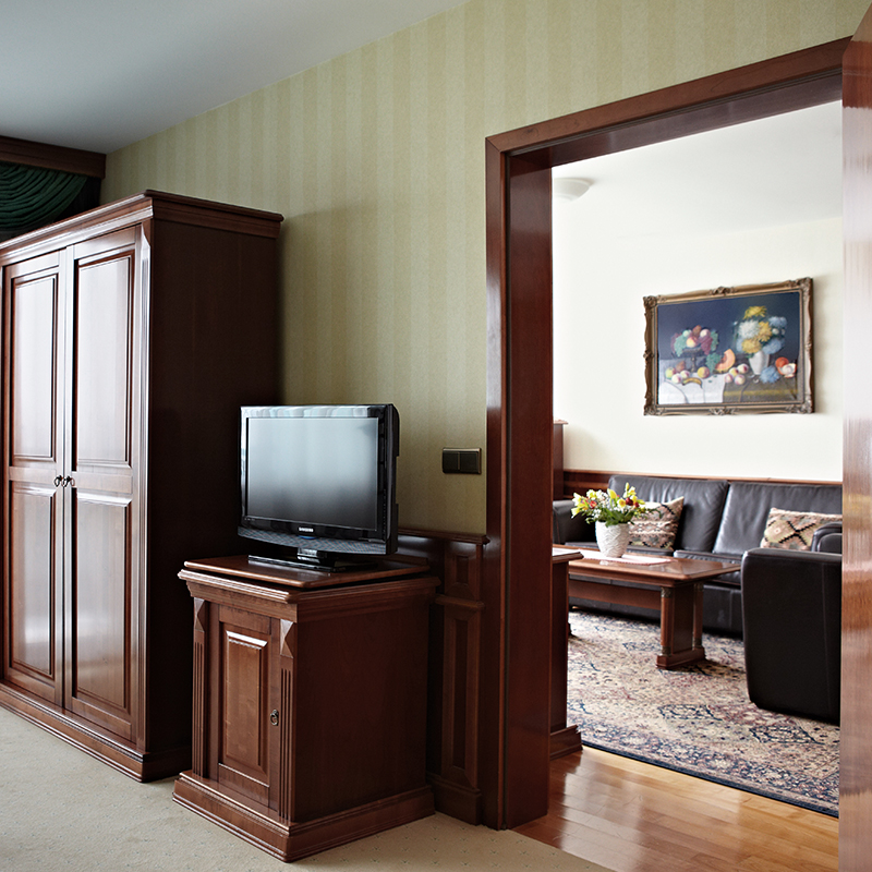 Manager suite